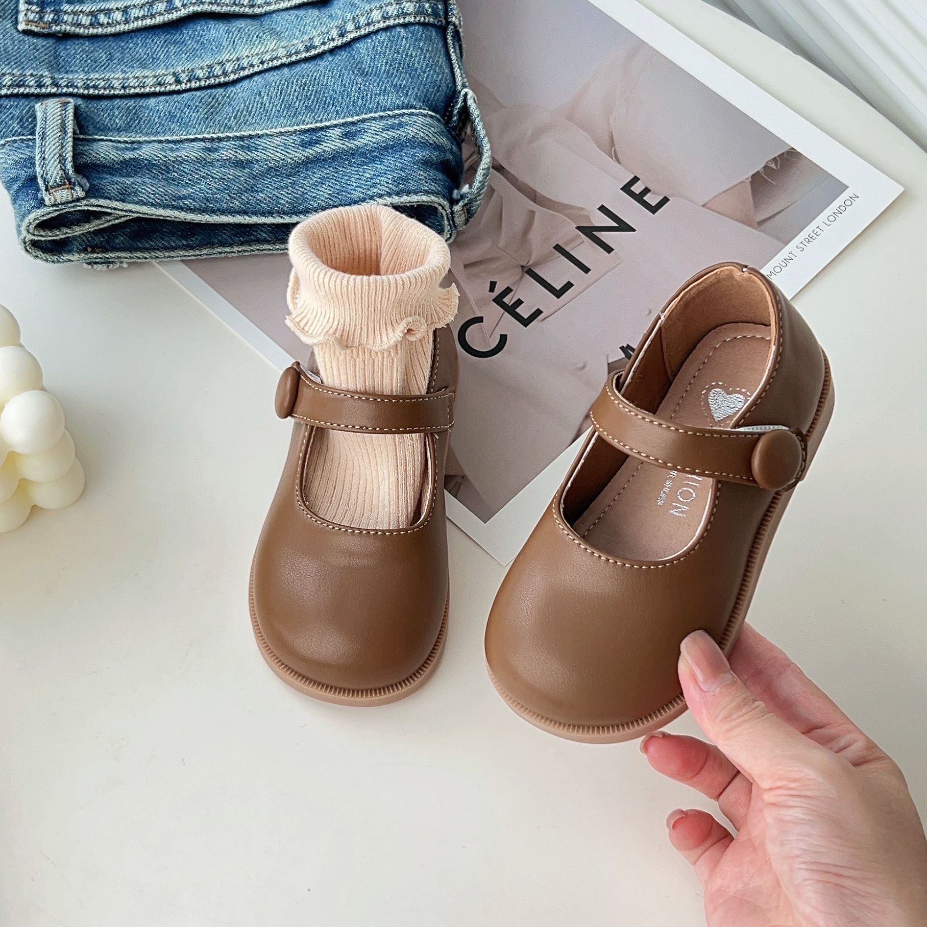 Girls leather shoes, black princess shoes, soft-soled new children s shoes, loafers, girls shoes, little girls single shoes 28 коричневий
Girls leather shoes, black princess shoes, soft-soled new children s shoes, loafers, girls shoes, little girls single shoes 28 коричневий