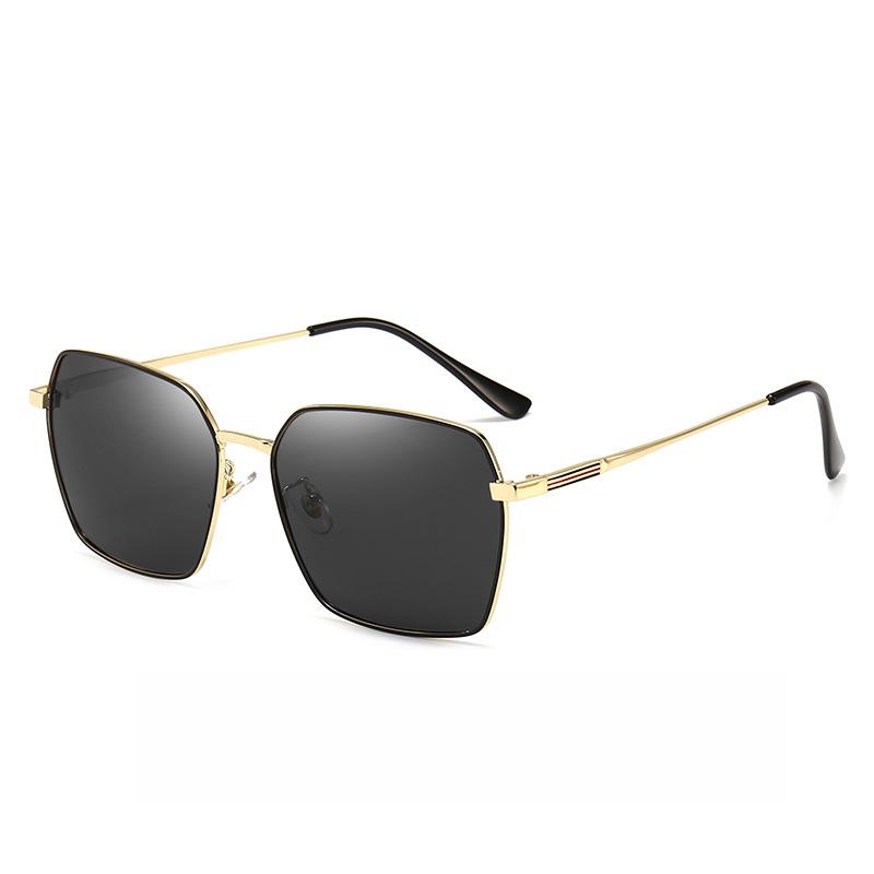 Fashionable Metal Square-rimmed Sunglasses With Uv Protection Feature, Designed In A Street Style 5031
Fashionable Metal Square-rimmed Sunglasses With Uv Protection Feature, Designed In A Street Style 5031