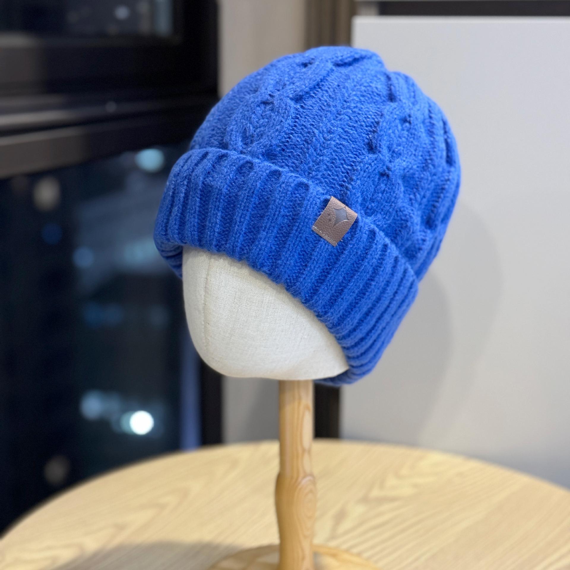 New style fleece-lined leather label cable knit hat, unisex, for autumn and winter travel, windproof, warm, ear-protecting, thickened woolen hat Adult54-60Average Size синій
New style fleece-lined leather label cable knit hat, unisex, for autumn and winter travel, windproof, warm, ear-protecting, thickened woolen hat Adult54-60Average Size синій