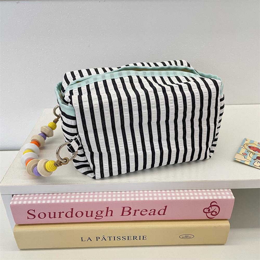 Classic Contrast Color Stripe Women s Storage Bags Beading Chain Design Ladies Tissue Box Portable Simple Female Handbag Clutch чёрный
Classic Contrast Color Stripe Women s Storage Bags Beading Chain Design Ladies Tissue Box Portable Simple Female Handbag Clutch чёрный