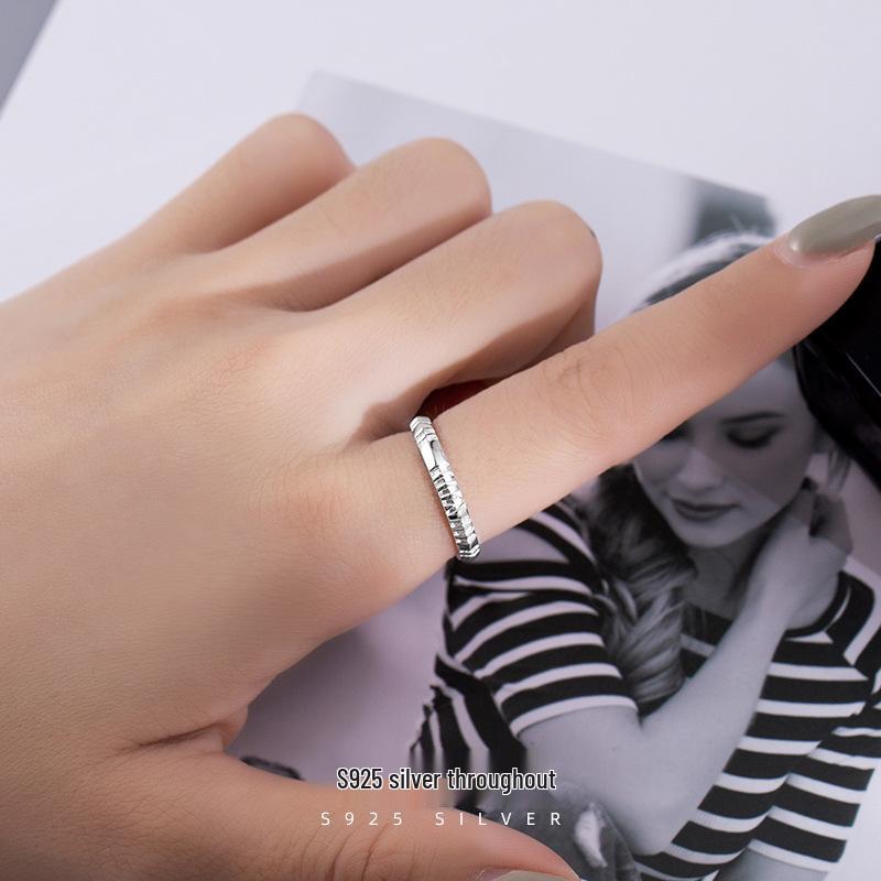 Banyan Tree S925 Silver Roman Numeral Geometric Ring – Perfect Valentine s Day Gift for Her Adjustable
Banyan Tree S925 Silver Roman Numeral Geometric Ring – Perfect Valentine s Day Gift for Her Adjustable
