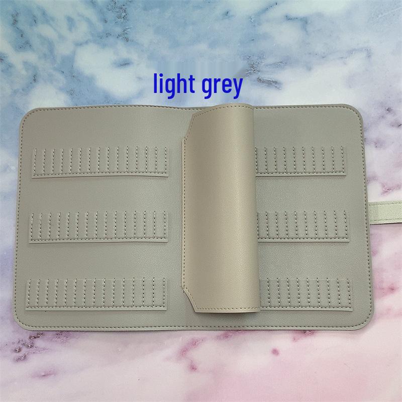 Кожаный чехол для хранения 84 фрез для маникюрного аппарата
Кожаный чехол для хранения 84 фрез для маникюрного аппарата