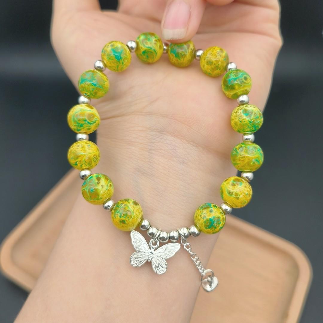 Handcrafted Glass Bead Bracelet with Crystal Beads and Butterfly Charm for Everyday Wear and Unique Style One Size жовтий
Handcrafted Glass Bead Bracelet with Crystal Beads and Butterfly Charm for Everyday Wear and Unique Style One Size жовтий