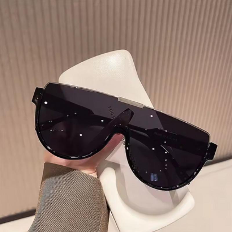 Retro Half Round Glasses - Fashionable Outdoor Half Frame Oversized Sunglasses Lightweight and Portable Sunglasses чорний
Retro Half Round Glasses - Fashionable Outdoor Half Frame Oversized Sunglasses Lightweight and Portable Sunglasses чорний