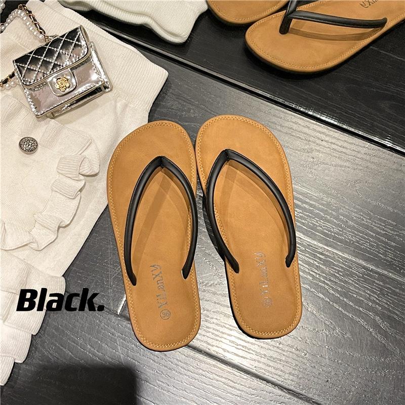 Flip-flops women s fashion outer wear 2025 summer cool slippers students simple non-slip pinch foot beach slippers 35 чорний
Flip-flops women s fashion outer wear 2025 summer cool slippers students simple non-slip pinch foot beach slippers 35 чорний