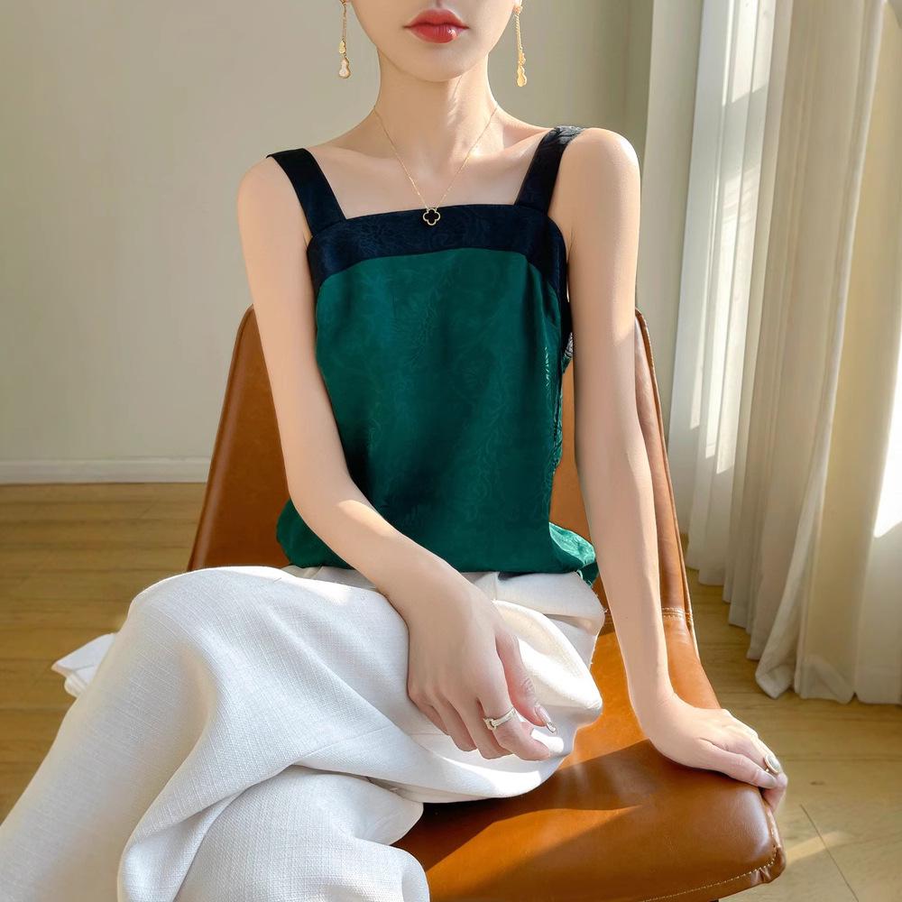 Satin Off-Shoulder Camisole: New Chinese Style, Versatile Color Block Women s Base Layer for Spring/Summer XXL (105-120 Jin)
Satin Off-Shoulder Camisole: New Chinese Style, Versatile Color Block Women s Base Layer for Spring/Summer XXL (105-120 Jin)
