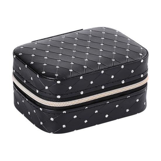 Коробка-органайзер для ювелирных изделий, инкрустированная стразами, коробка для хранения ювелирных изделий из искусственной кожи, портативный мини-органайзер на молнии для девочек, серьги, ожерелья чёрный
Коробка-органайзер для ювелирных изделий, инкрустированная стразами, коробка для хранения ювелирных изделий из искусственной кожи, портативный мини-органайзер на молнии для девочек, серьги, ожерелья чёрный