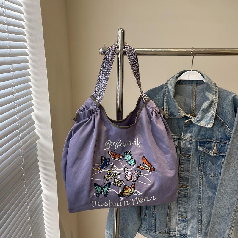 Простая повседневная сумка-шоппер большой вместимости женская для студентов, для учебы, для поездок на работу, на плечо фиолетовый
Простая повседневная сумка-шоппер большой вместимости женская для студентов, для учебы, для поездок на работу, на плечо фиолетовый