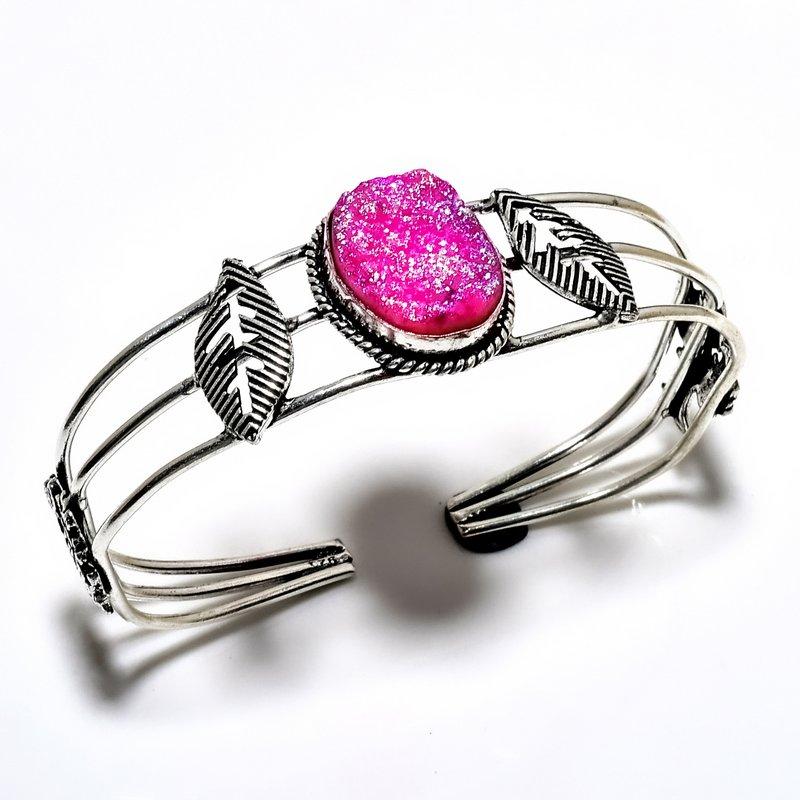 Титановый драгоценный камень Друзы 925 посеребренный ювелирный браслет ручной работы-манжета 
Титановый драгоценный камень Друзы 925 посеребренный ювелирный браслет ручной работы-манжета