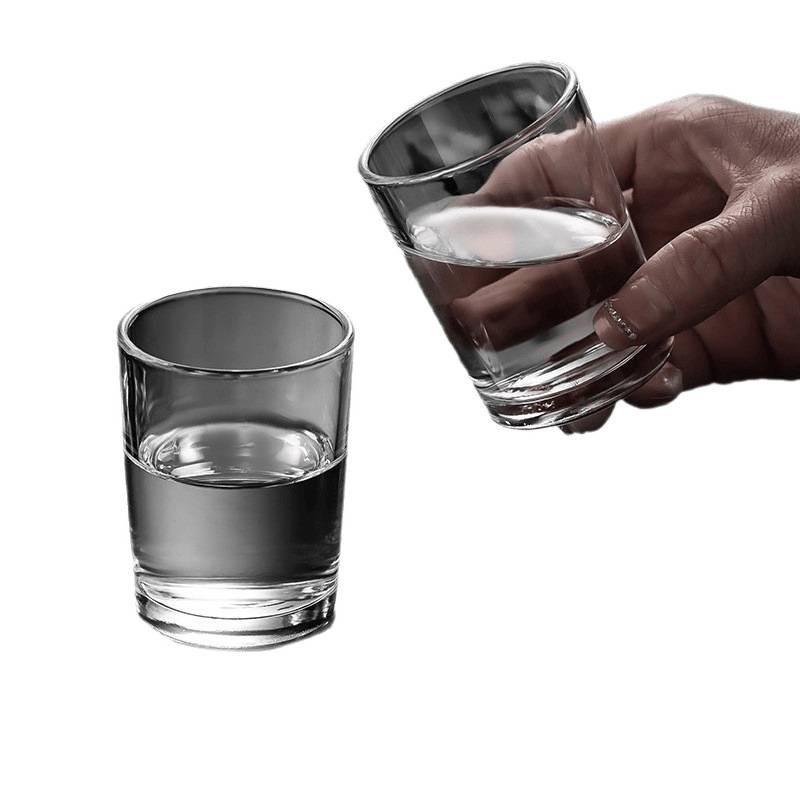 Two-ounce Baijiu Cup Set: Lead-Free, Thickened Glass, Chinese-Style Wine Utensils (2 oz)
Two-ounce Baijiu Cup Set: Lead-Free, Thickened Glass, Chinese-Style Wine Utensils (2 oz)