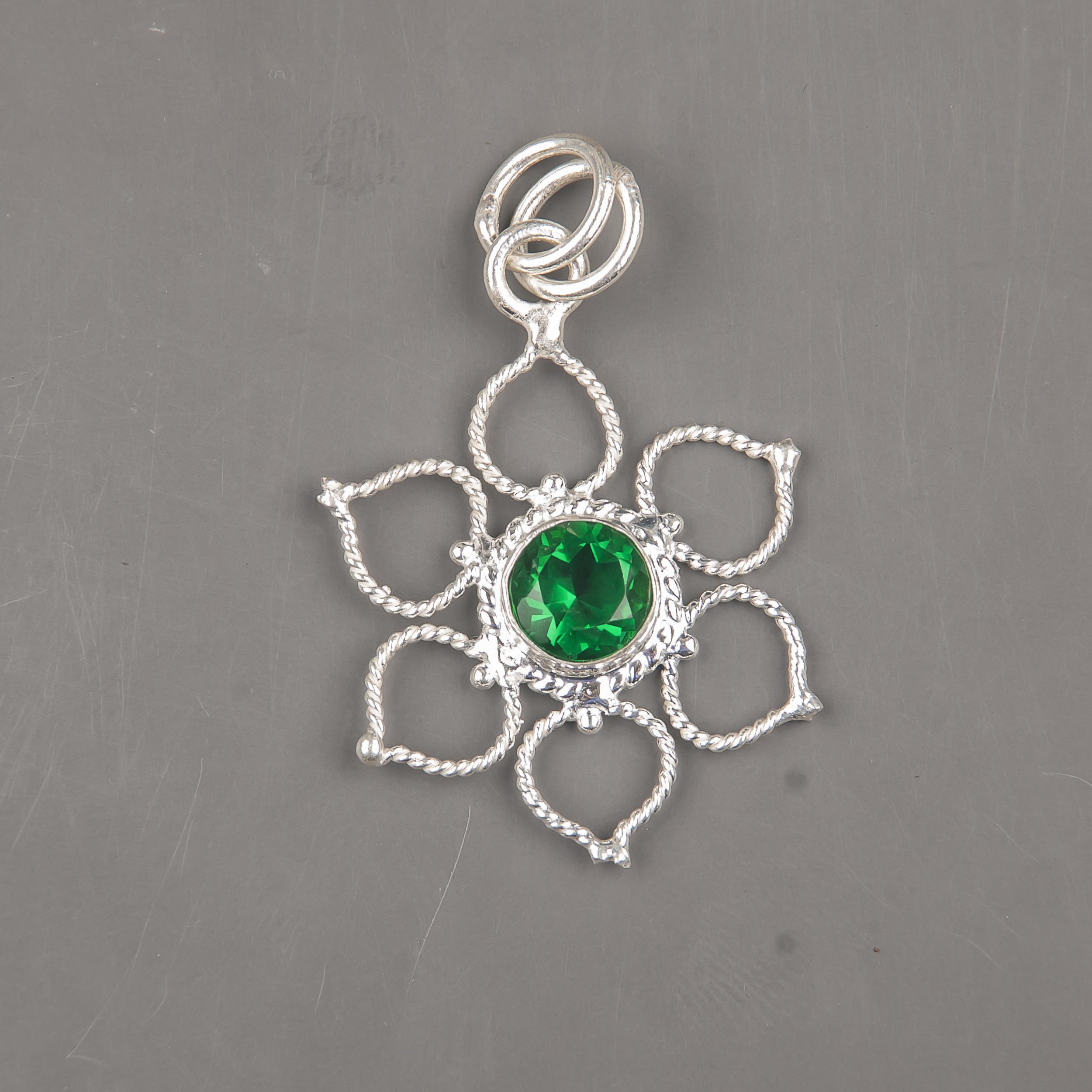 Green Emerald Handmade Boho Jewelry, Attractive Pendant For Gift, 925 Sterling Silver Pendant For Wedding Gift 1.44 Inches зелёный
Green Emerald Handmade Boho Jewelry, Attractive Pendant For Gift, 925 Sterling Silver Pendant For Wedding Gift 1.44 Inches зелёный