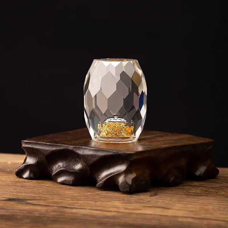 Изысканный бирюзовый хрусталь Резка Стекло Чайник Крышка Держатель K9 Золотая фольга Каркас крышки Zisha Полка для крышки чайника Украшения для чайного набора
Изысканный бирюзовый хрусталь Резка Стекло Чайник Крышка Держатель K9 Золотая фольга Каркас крышки Zisha Полка для крышки чайника Украшения для чайного набора