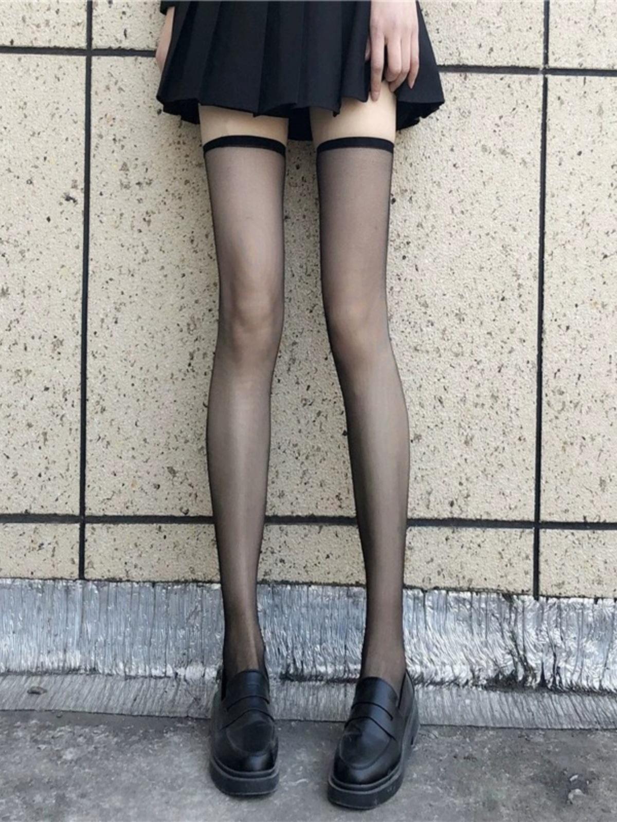 Women s Thigh-High Sheer Stockings Summer Slimming AntiSnag Tights Black/White Japanese School Style One size
Women s Thigh-High Sheer Stockings Summer Slimming AntiSnag Tights Black/White Japanese School Style One size