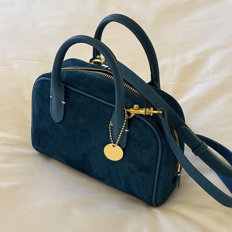 Retro Peacock Blue Boston Bag Women Matte Large Capacity Pillow Shoulder Bag Ladies Fashion Premium Casual Sle Crossbody Bag New 20x14x6cm midnight синього кольору
Retro Peacock Blue Boston Bag Women Matte Large Capacity Pillow Shoulder Bag Ladies Fashion Premium Casual Sle Crossbody Bag New 20x14x6cm midnight синього кольору