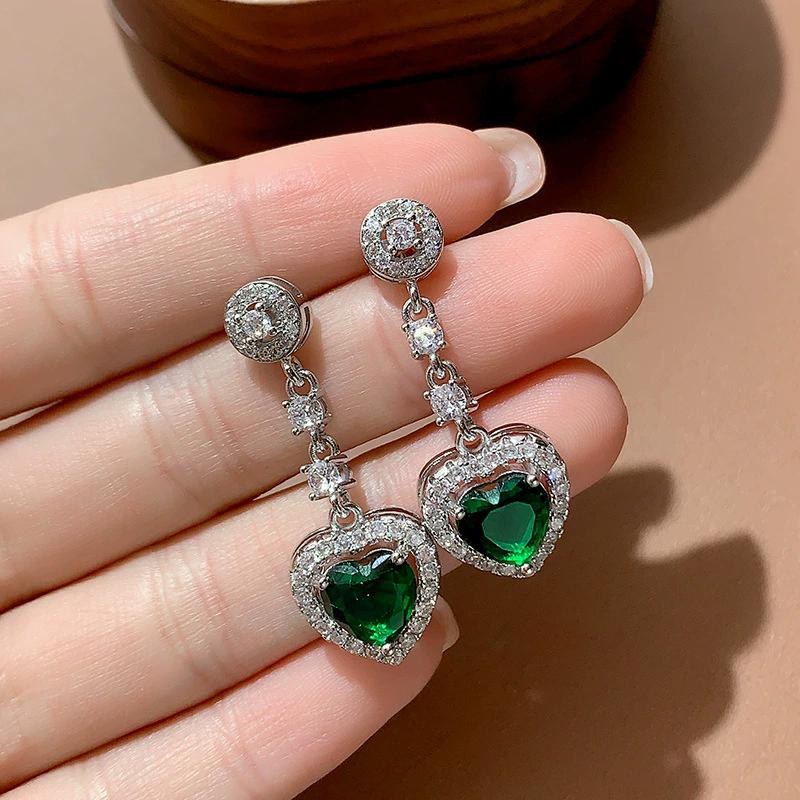 2025 Fashion Green Heart Simulation Emerald Pendant Earrings for Women s Party Sterling Silver Noble Unique срібний
2025 Fashion Green Heart Simulation Emerald Pendant Earrings for Women s Party Sterling Silver Noble Unique срібний