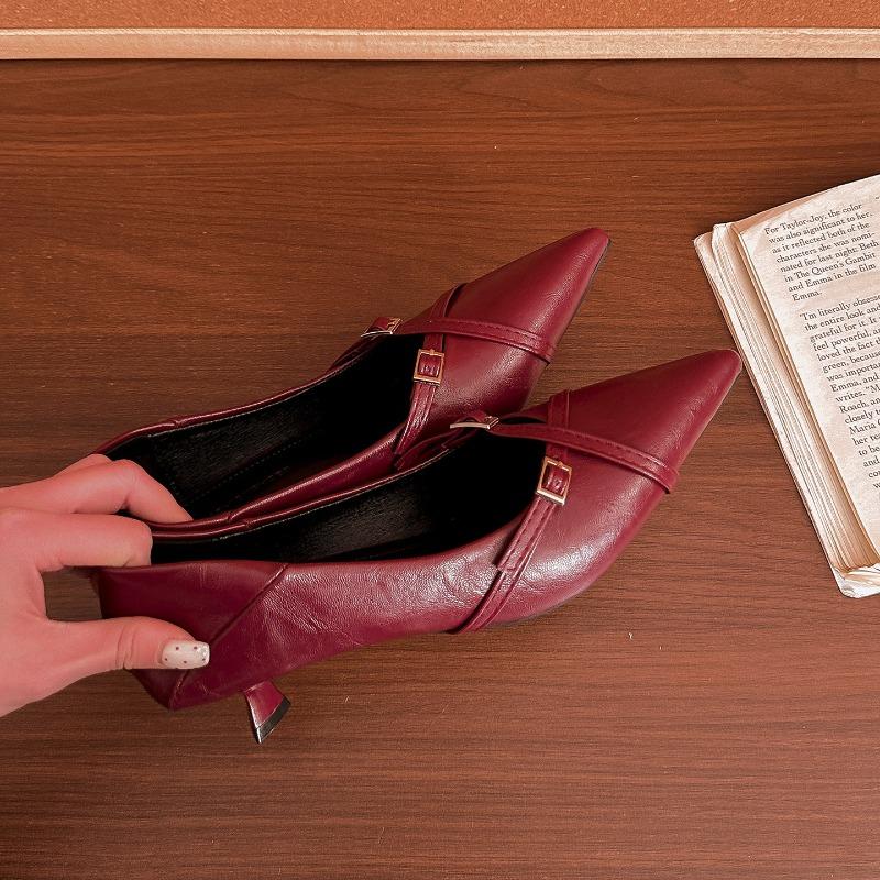 Designer Luxury Belt Buckle Pointed Toe Women Mary Jane Shoes Concise Shallow Slip On Shoes Ladies Elegant Low Heel Dress Shoes 35 червоний
Designer Luxury Belt Buckle Pointed Toe Women Mary Jane Shoes Concise Shallow Slip On Shoes Ladies Elegant Low Heel Dress Shoes 35 червоний