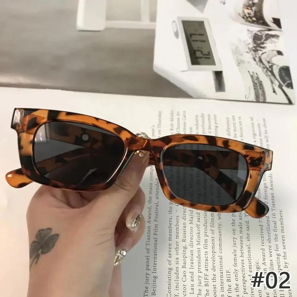 New Style Retro Style Small Square Sun Glasses for Women s Vintage Style Trendy Sun Eyeglasses Brand Designer Luxury Design Eyewear for Male Female
New Style Retro Style Small Square Sun Glasses for Women s Vintage Style Trendy Sun Eyeglasses Brand Designer Luxury Design Eyewear for Male Female