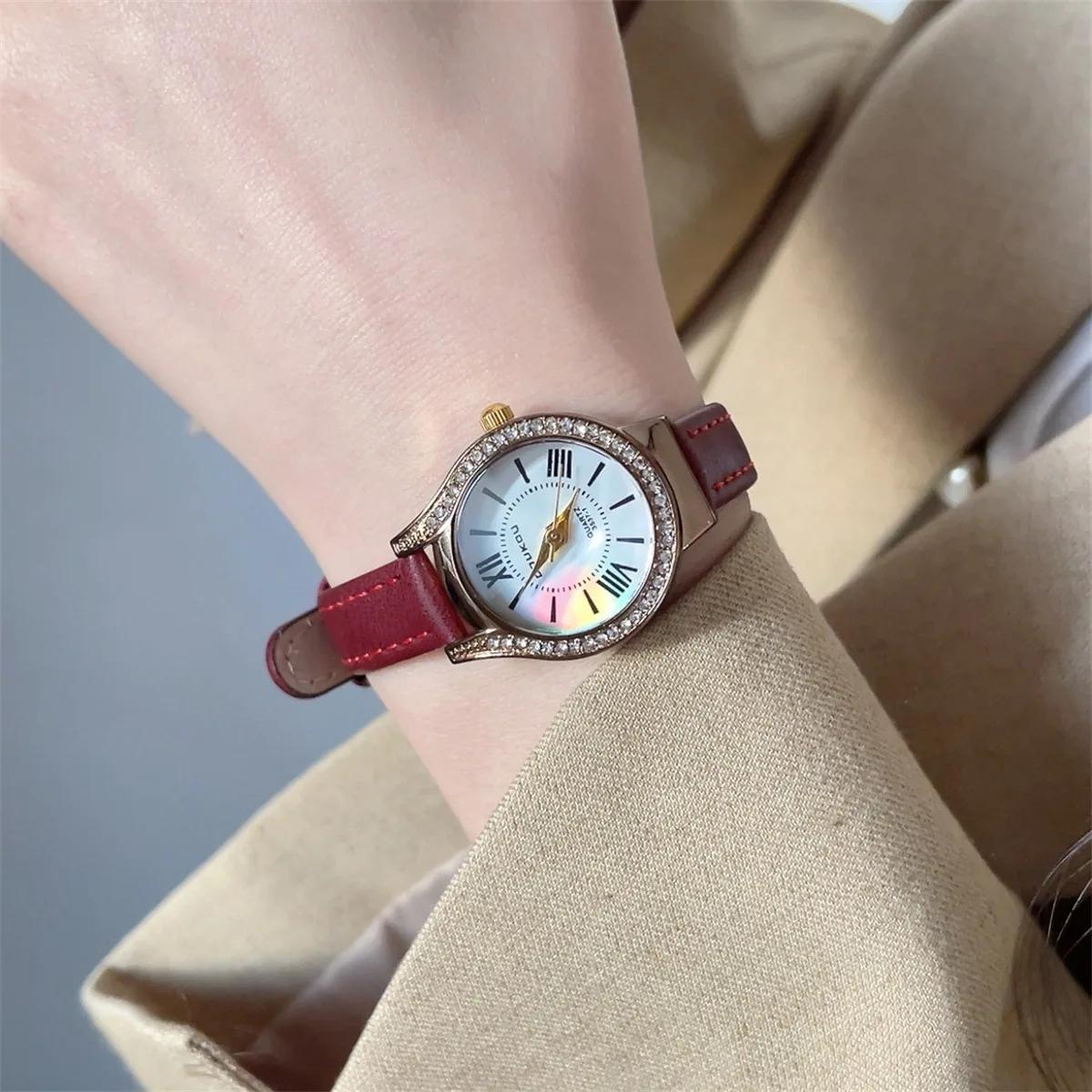 Luxury Women Watch Diamond Dial Shell Face Wristwatch Elegant Leather Strap Ladies Quartz Watches Roman Numeral Reloj Mujer
Luxury Women Watch Diamond Dial Shell Face Wristwatch Elegant Leather Strap Ladies Quartz Watches Roman Numeral Reloj Mujer