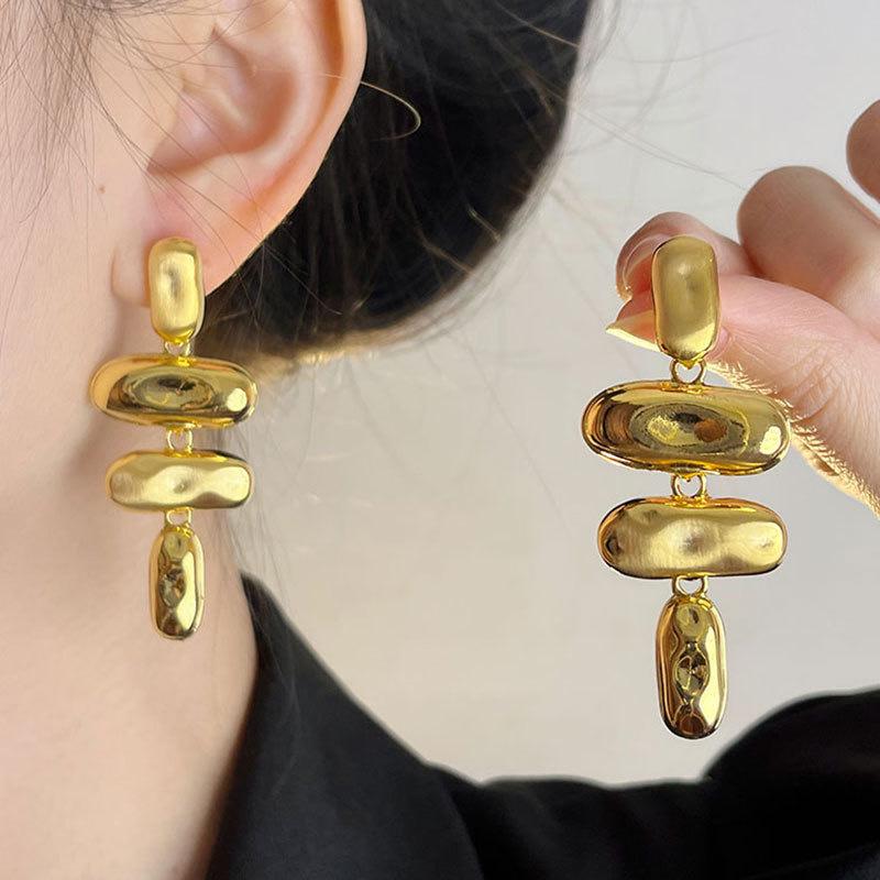 Exaggerated Retro Luxury Gold-Plated Stud Earrings платиновый
Exaggerated Retro Luxury Gold-Plated Stud Earrings платиновый