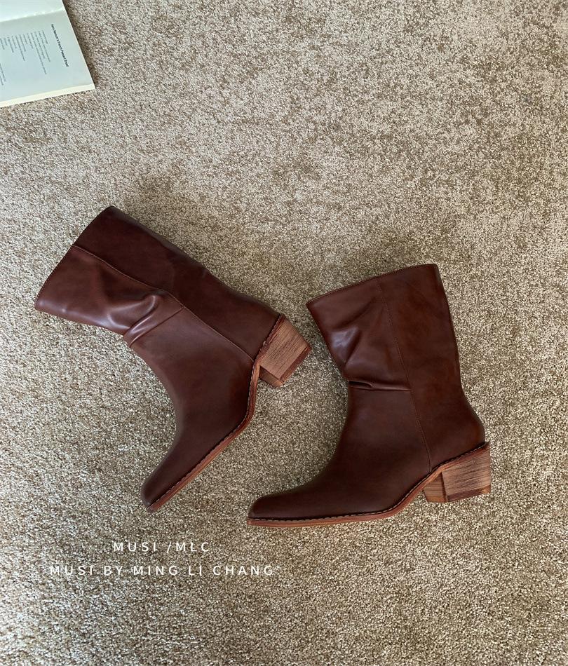 Модные женские ботинки 2025 новые осенние тонкие остроносые ботинки на внутренней платформе, темпераментные повседневные ботинки в рыцарском стиле 39 темно-коричневого
Модные женские ботинки 2025 новые осенние тонкие остроносые ботинки на внутренней платформе, темпераментные повседневные ботинки в рыцарском стиле 39 темно-коричневого