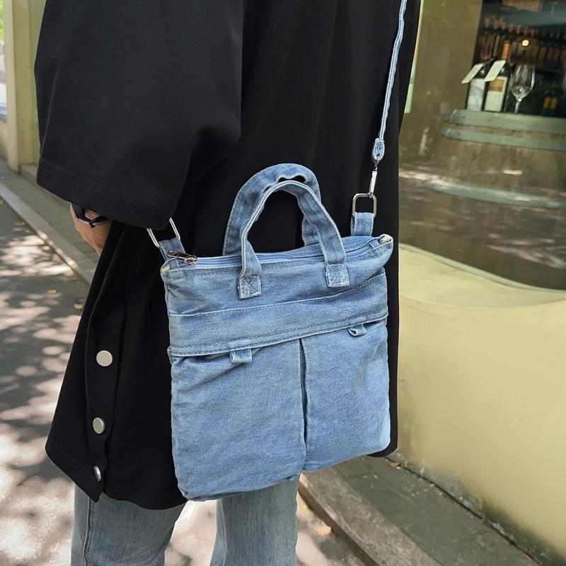 Summer denim small bag 2025 new Korean version fashionable simple shoulder bag women s casual messenger bucket bag світло-синій колір
Summer denim small bag 2025 new Korean version fashionable simple shoulder bag women s casual messenger bucket bag світло-синій колір