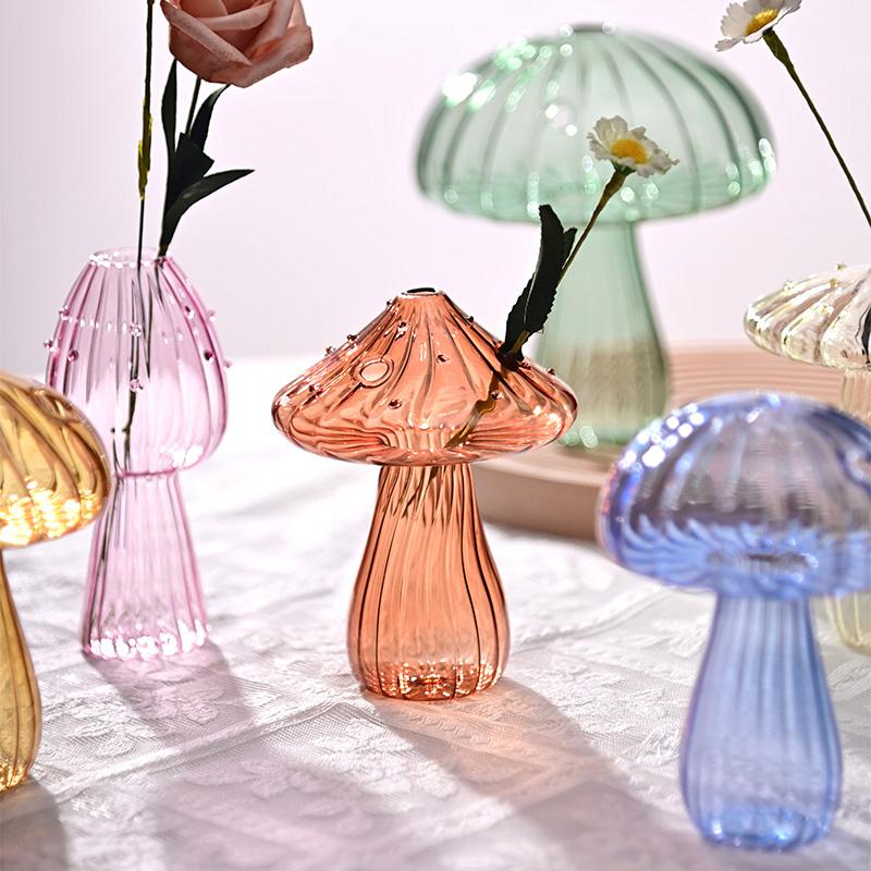 Mushroom Style Flower Vase Mini Flower Bottle Transparent Glass Vase Plant Hydroponic Aromatherapy Desktop Decoration Ornament
Mushroom Style Flower Vase Mini Flower Bottle Transparent Glass Vase Plant Hydroponic Aromatherapy Desktop Decoration Ornament