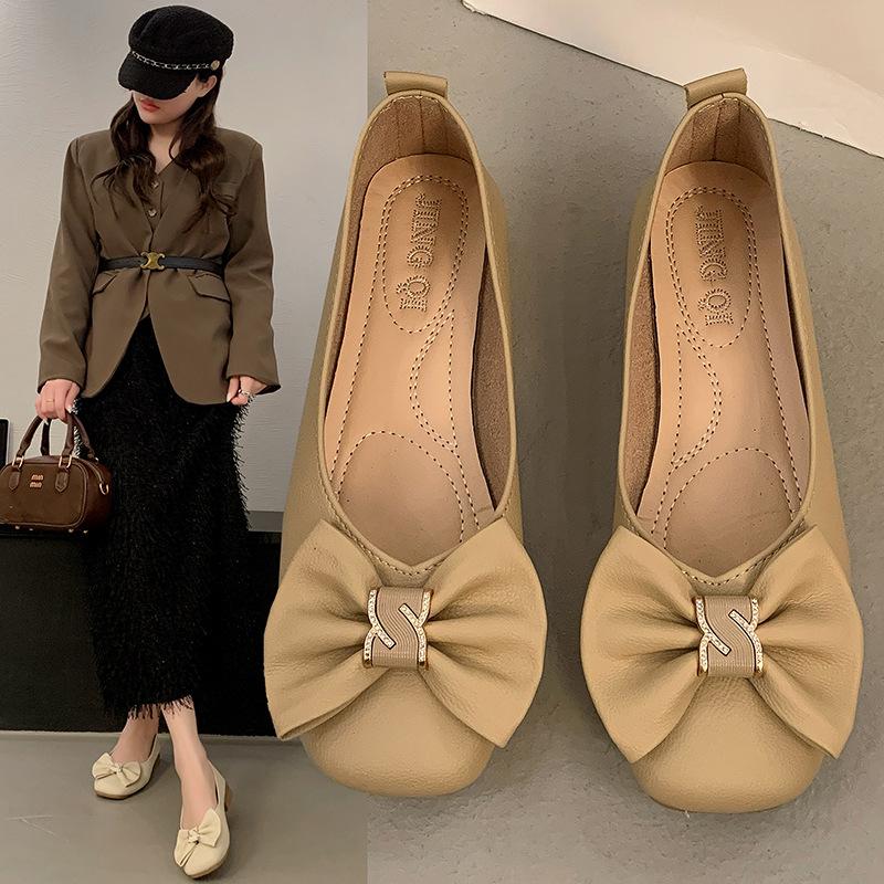 Xiaoxiangfeng flat-soled single shoes women s 2025 summer new square head retro Doudou shoes light mouth bow fashion ladyshoes 35
Xiaoxiangfeng flat-soled single shoes women s 2025 summer new square head retro Doudou shoes light mouth bow fashion ladyshoes 35