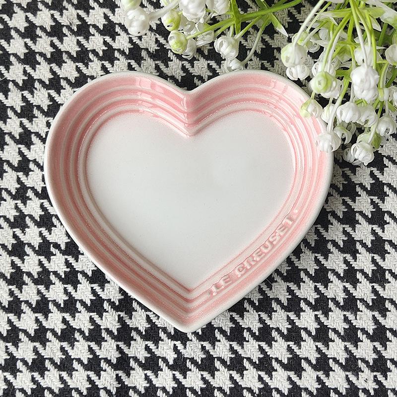 French Simplicity Love small dish tableware Dessert Tray Ceramic Raised Cats Food Bowl
French Simplicity Love small dish tableware Dessert Tray Ceramic Raised Cats Food Bowl