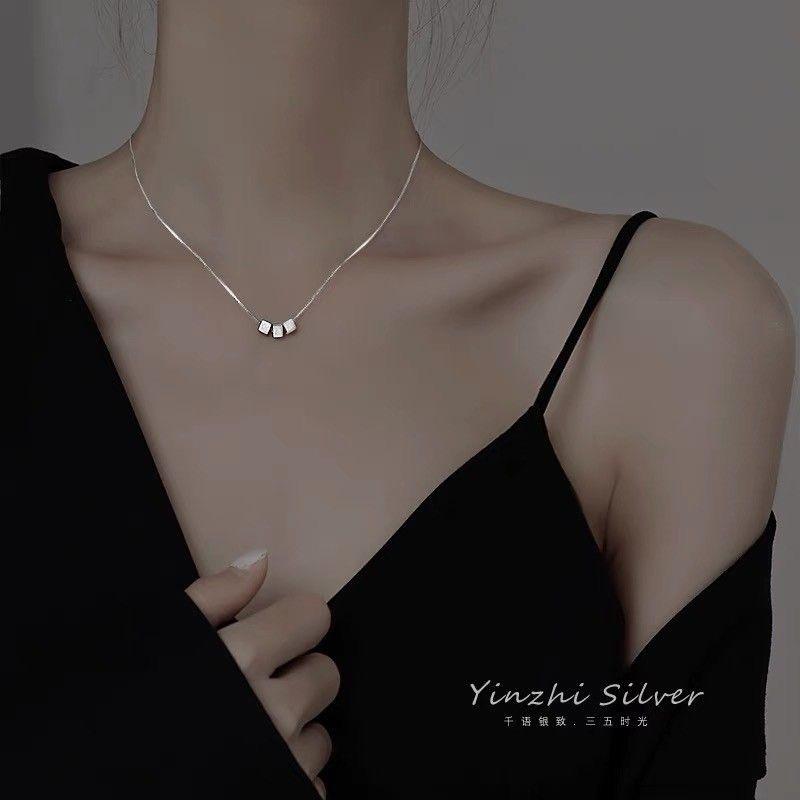 New simple and fresh handmade plain geometric square pendant on necklace design short necklace collarbone chain female
New simple and fresh handmade plain geometric square pendant on necklace design short necklace collarbone chain female