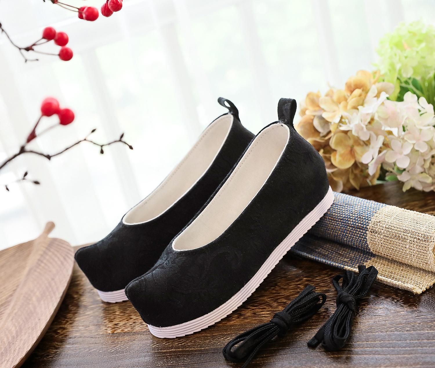 Туфли с бантом, туфли ханьфу, однотонные туфли в национальном стиле, старинный стиль, элегантные туфли для сцены, кино и телевидения, вышитые туфли из ткани, женская обувь 41
Туфли с бантом, туфли ханьфу, однотонные туфли в национальном стиле, старинный стиль, элегантные туфли для сцены, кино и телевидения, вышитые туфли из ткани, женская обувь 41