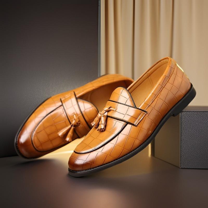 New large-size leather shoes, men s one-pedal loafers, foot-fitting Doudou shoes, Korean version of business formal men s shoes 48
New large-size leather shoes, men s one-pedal loafers, foot-fitting Doudou shoes, Korean version of business formal men s shoes 48