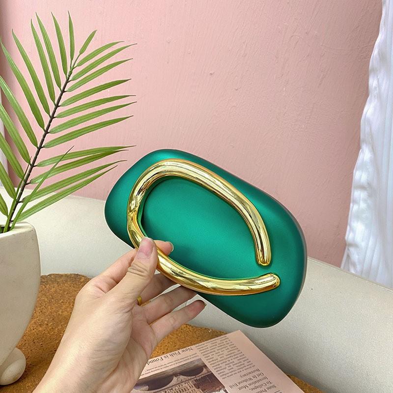 Metal Chain, Letter Box Bag, Small Square Bag, Banquet Versatile Mobile Phone Clutch Messenger Bag 18.5*6.5*10 зелений
Metal Chain, Letter Box Bag, Small Square Bag, Banquet Versatile Mobile Phone Clutch Messenger Bag 18.5*6.5*10 зелений