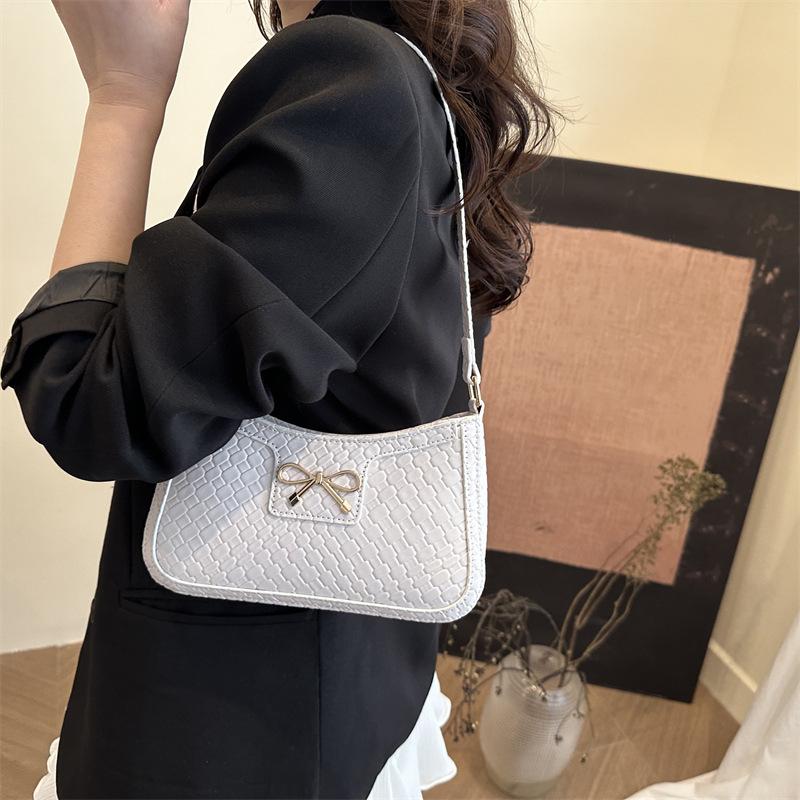 Gas lady summer retro new solid color bow fashion casual shoulder underarm small square bag світло-коричневого кольору
Gas lady summer retro new solid color bow fashion casual shoulder underarm small square bag світло-коричневого кольору