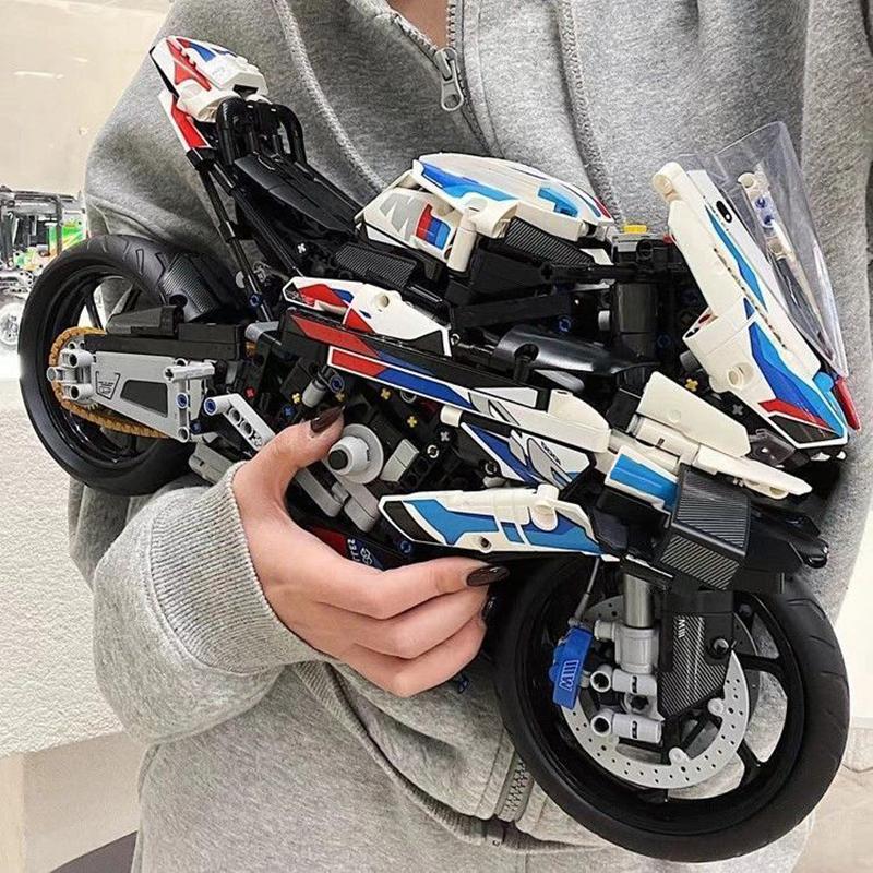 Технический набор для сборки мотоцикла M1000RR 42130, включающий в себя подставку, подходит для любителей мотоциклов, лучший подарок bagged
Технический набор для сборки мотоцикла M1000RR 42130, включающий в себя подставку, подходит для любителей мотоциклов, лучший подарок bagged