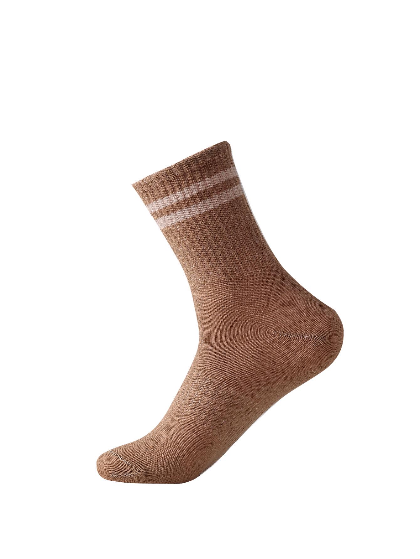 Women s Striped Mid-Calf Over-the-Knee Non-Slip Sports Socks: Two-Stripe Spring/Autumn Versatile Casual Style.
Women s Striped Mid-Calf Over-the-Knee Non-Slip Sports Socks: Two-Stripe Spring/Autumn Versatile Casual Style.