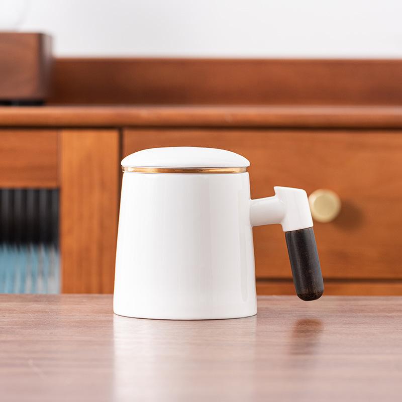 Jade porcelain office mug with lid filter tea separation teacup ceramic cup portable gift box gift tea set
Jade porcelain office mug with lid filter tea separation teacup ceramic cup portable gift box gift tea set