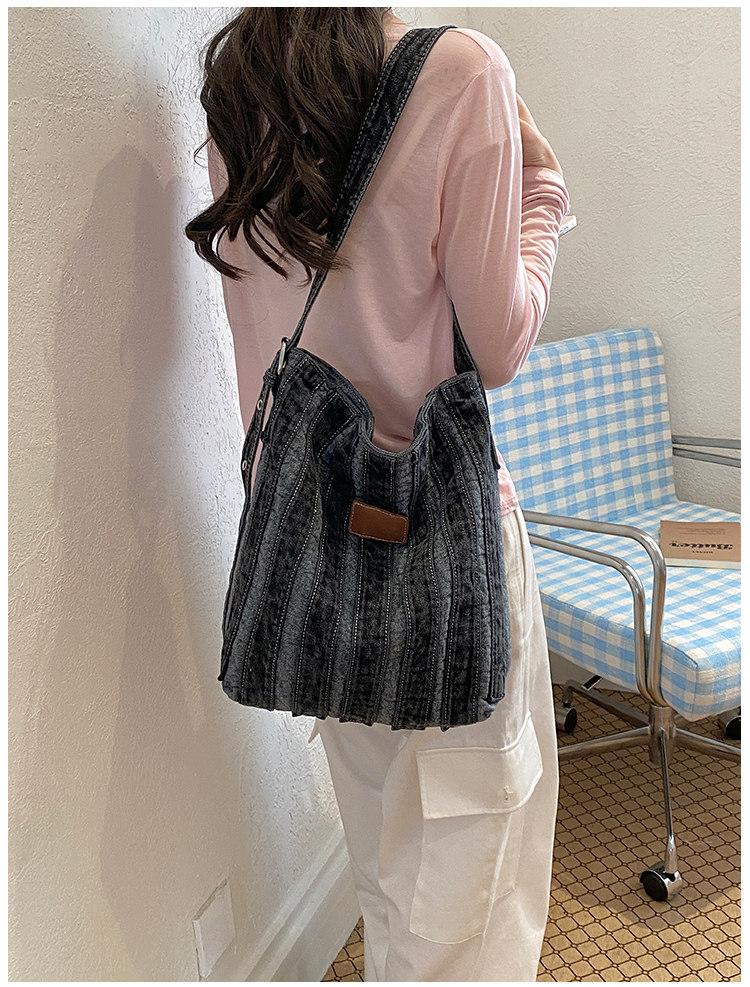 Leisure Large Capacity Denim Bag for Women 2026 New Commuter Versatile Crossbody Bags Fashi Single Shoulder Tote Bag (30cm<Max Length<50cm) чёрный
Leisure Large Capacity Denim Bag for Women 2026 New Commuter Versatile Crossbody Bags Fashi Single Shoulder Tote Bag (30cm<Max Length<50cm) чёрный