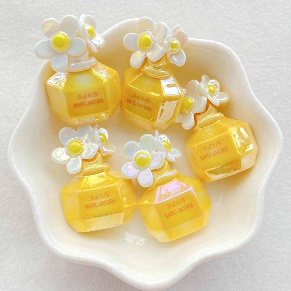 6Pcs New Cute Resin Cartoon Perfume Bottle Series Flat Back Scrapbooking DIY Jewelry Craft Decoration Accessories
6Pcs New Cute Resin Cartoon Perfume Bottle Series Flat Back Scrapbooking DIY Jewelry Craft Decoration Accessories
