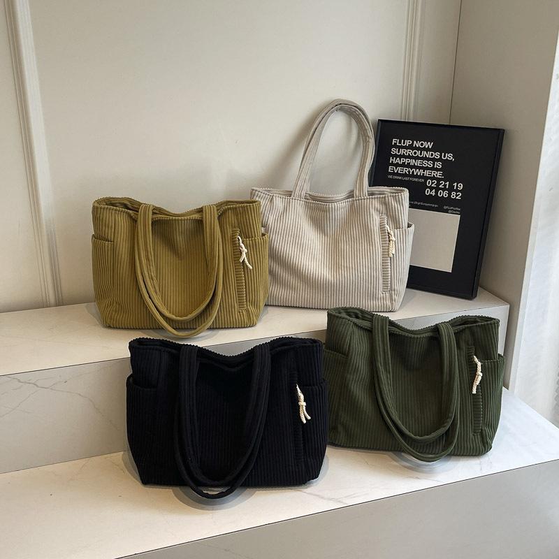 Winter new fleece shoulder bag women s fashion solid color shopping tote bag casual versatile simple tote bag one size fits all чёрный
Winter new fleece shoulder bag women s fashion solid color shopping tote bag casual versatile simple tote bag one size fits all чёрный