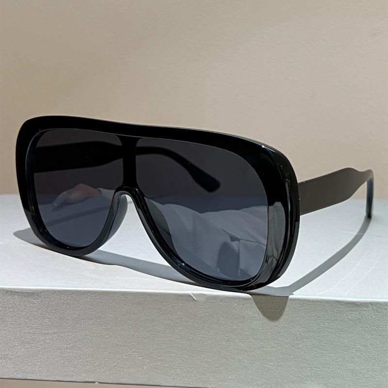 New Y2K Big Frame Pilot Sunglasses Women For Men Luxury Brand Designer Vintage Sun Glasses Popular Punk Oversized Shades UV400
New Y2K Big Frame Pilot Sunglasses Women For Men Luxury Brand Designer Vintage Sun Glasses Popular Punk Oversized Shades UV400