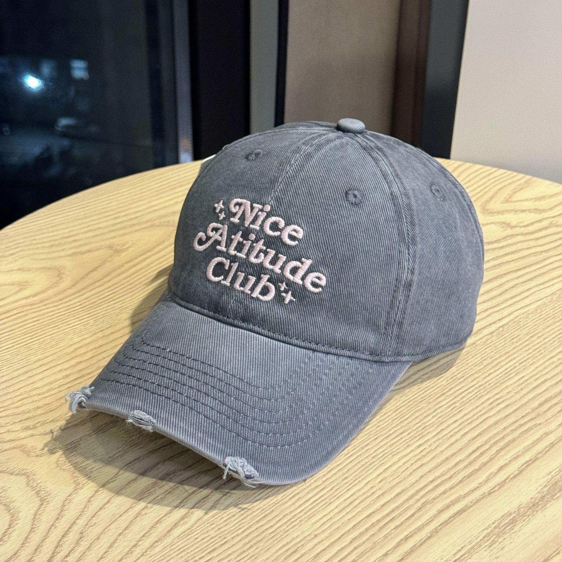 Korean-style washed letter embroidered baseball cap for women, American retro duckbill cap for autumn and winter, soft-top cap for men Adult54-60Adjustable сірий колір
Korean-style washed letter embroidered baseball cap for women, American retro duckbill cap for autumn and winter, soft-top cap for men Adult54-60Adjustable сірий колір