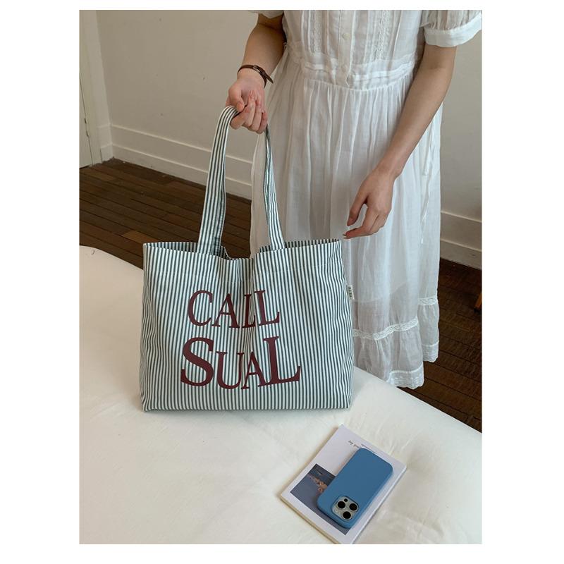 Korean Style Polka Dot Large Capacity Canvas Tote Bag Lazy Chic Single Shoulder Bag for Women Students CLE
Korean Style Polka Dot Large Capacity Canvas Tote Bag Lazy Chic Single Shoulder Bag for Women Students CLE