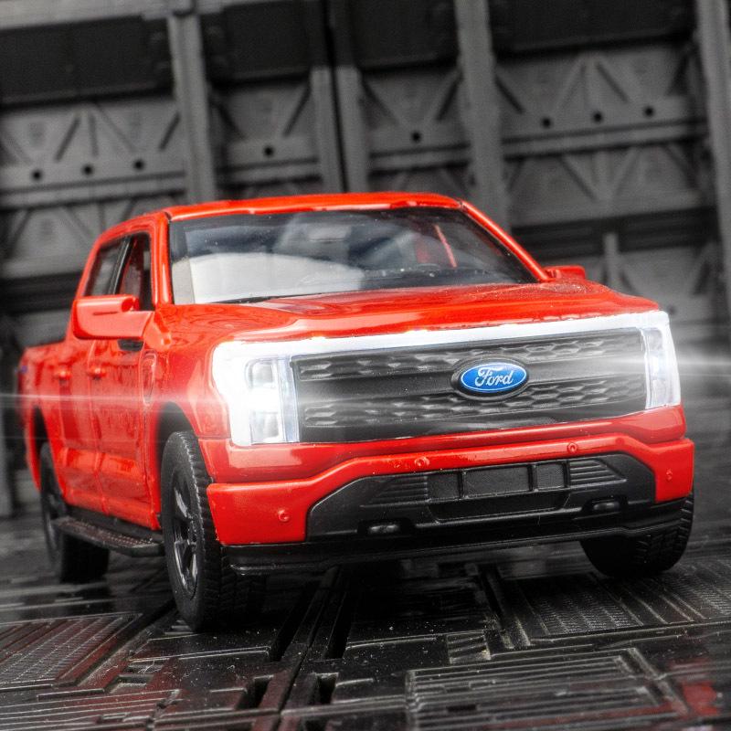 Caipo 88726 Raptor F150 Электрическая игрушечная машинка из сплава с инерционным механизмом, звуком и светом
Caipo 88726 Raptor F150 Электрическая игрушечная машинка из сплава с инерционным механизмом, звуком и светом