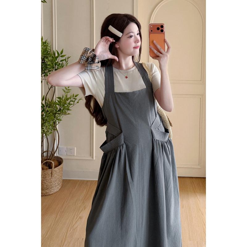 Gray-Green Maternity Halter Dress & T-Shirt Set with Square Neck 2XL
Gray-Green Maternity Halter Dress & T-Shirt Set with Square Neck 2XL