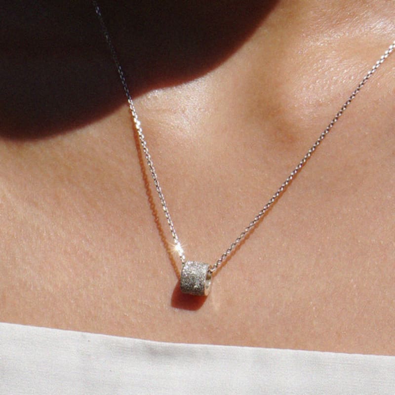 OURPIERRE GRANITO DONUT NECKLACE SILVER single type
OURPIERRE GRANITO DONUT NECKLACE SILVER single type