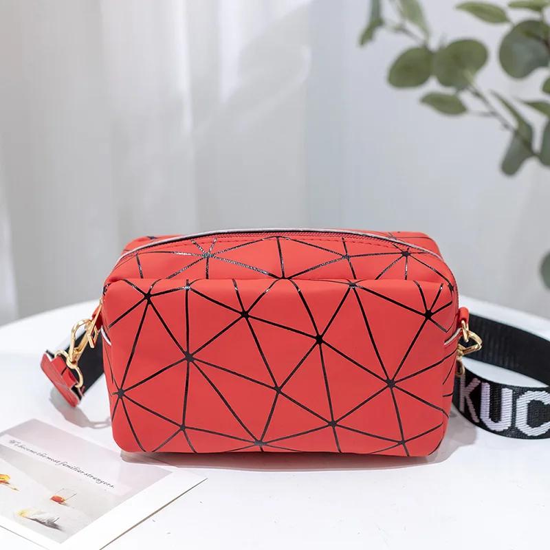 New Lady Daily Small Handbag Purse Women Laser Crossbody Bag Sling Shoulder Bag Jelly Holographic Square Messenger Satchel Bag 17X7X10cm червоний
New Lady Daily Small Handbag Purse Women Laser Crossbody Bag Sling Shoulder Bag Jelly Holographic Square Messenger Satchel Bag 17X7X10cm червоний