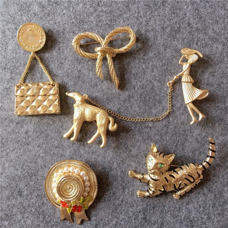 Vintage Asian Gold Color Bow Fashion Woman Metal Brooches Pin Kids Party Clothing Coat Accessories Brooch Badges
Vintage Asian Gold Color Bow Fashion Woman Metal Brooches Pin Kids Party Clothing Coat Accessories Brooch Badges