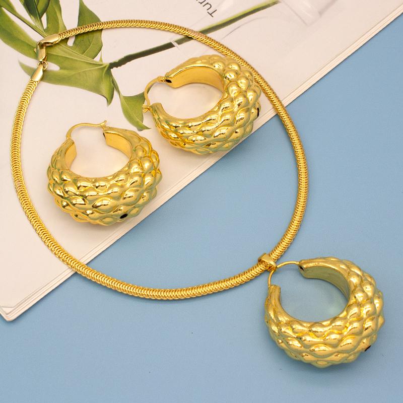 Gold Jewelry Sets for Women Gold Plated Hoop Earrings Pendant Necklace Set Bridal Weddings Party Gifts Pieces
Gold Jewelry Sets for Women Gold Plated Hoop Earrings Pendant Necklace Set Bridal Weddings Party Gifts Pieces
