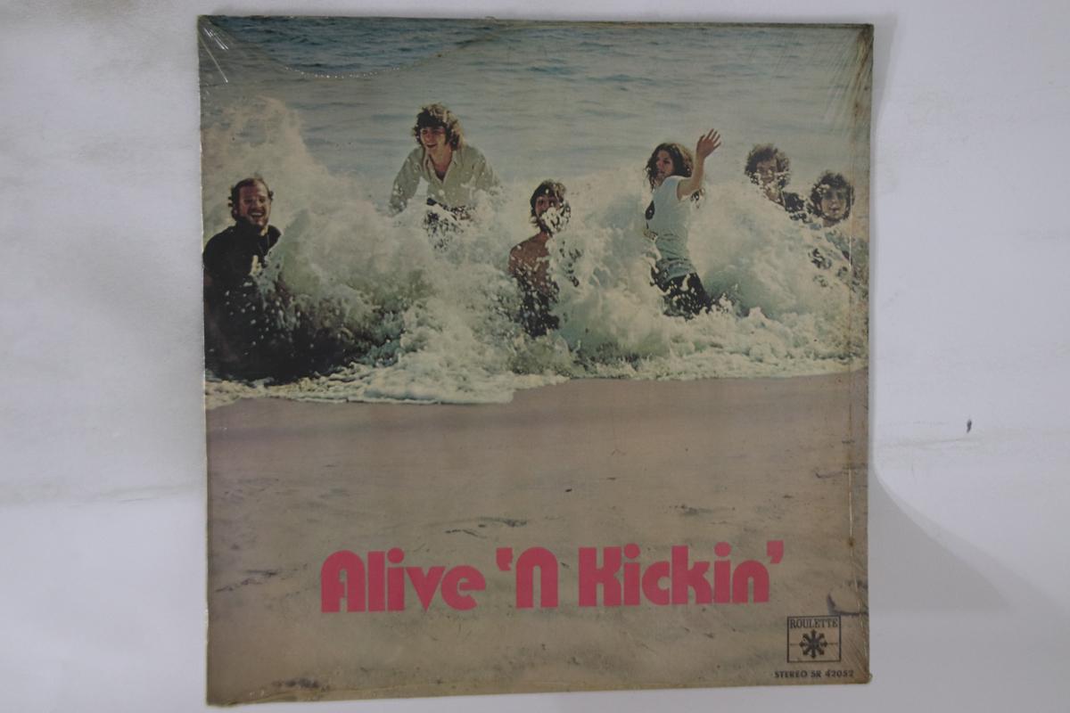LP Record ALIVE N KICKIN - Alive n Kickin SR42052 ROULETTE 1970 Jamaica Rock Used
LP Record ALIVE N KICKIN - Alive n Kickin SR42052 ROULETTE 1970 Jamaica Rock Used