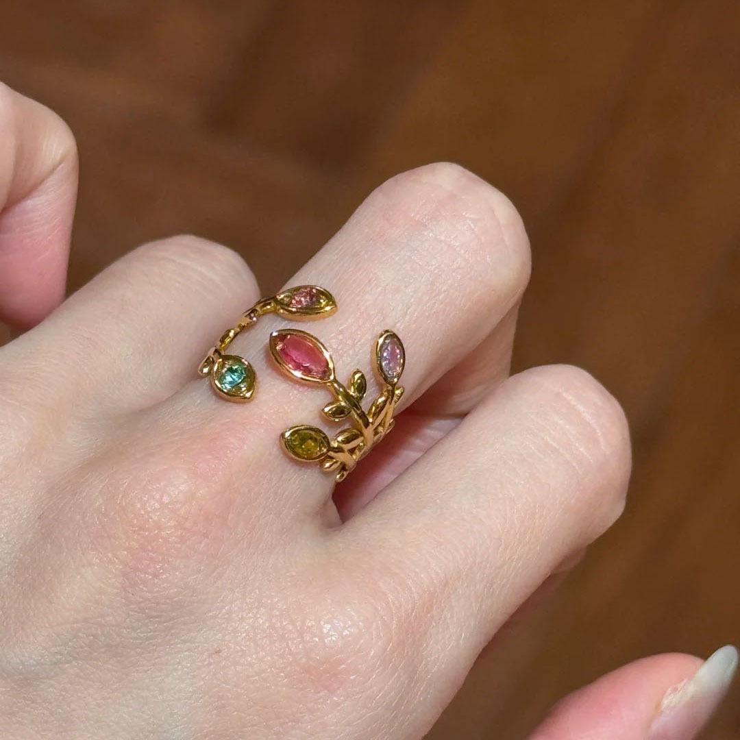 Elegant retro style exquisite ring design light luxury unique inlaid colorful diamond leaves rings for women banquet jewelry resizable
Elegant retro style exquisite ring design light luxury unique inlaid colorful diamond leaves rings for women banquet jewelry resizable